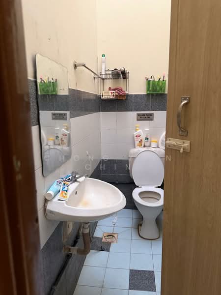 Rumah Bandar untuk Dijual di Subang Bestari (Shah Alam) - Chong Yien Chin - Bathroom - PropertyGuru.com.my