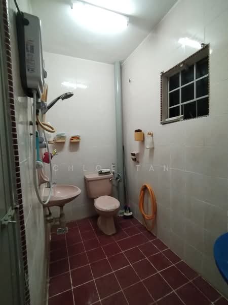 Rumah Teres 2 Tingkat untuk Dijual di Kampung Batu Belah (Klang) - Chloe Tan - Bathroom - PropertyGuru.com.my