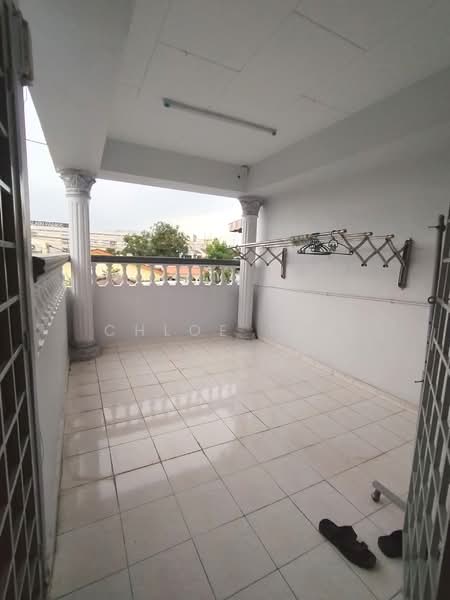 Rumah Teres 2 Tingkat untuk Dijual di Kampung Batu Belah (Klang) - Chloe Tan - Balcony - PropertyGuru.com.my