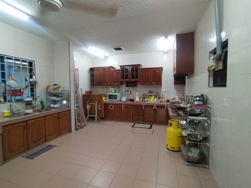 Rumah Teres 2 Tingkat untuk Dijual di Kampung Batu Belah (Klang) - Chloe Tan - Kitchen - PropertyGuru.com.my
