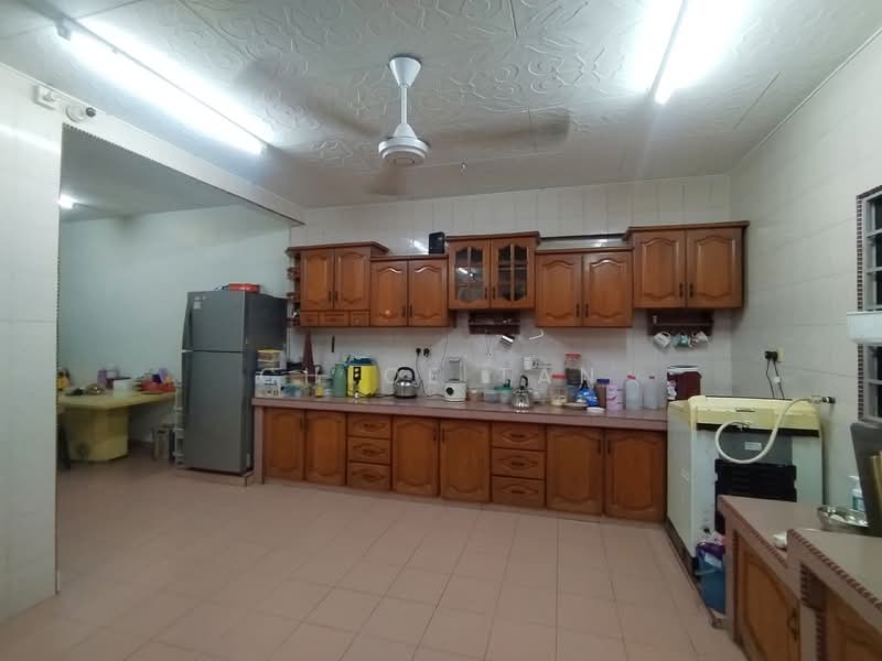 Rumah Teres 2 Tingkat untuk Dijual di Kampung Batu Belah (Klang) - Chloe Tan - Kitchen - PropertyGuru.com.my