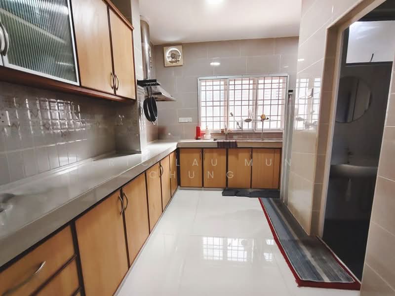 2-storey Terraced House for Sale in Bandar Puteri Puchong (Puchong) - Eric Lau Mun Chung - Kitchen - PropertyGuru.com.my