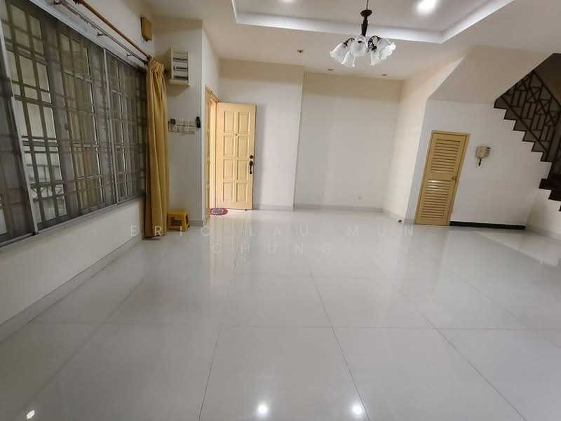 2-storey Terraced House for Sale in Bandar Puteri Puchong (Puchong) - Eric Lau Mun Chung - Living Room - PropertyGuru.com.my
