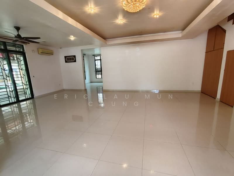 2-storey Terraced House for Sale in Bandar Puteri Puchong (Puchong) - Eric Lau Mun Chung - Living Room - PropertyGuru.com.my
