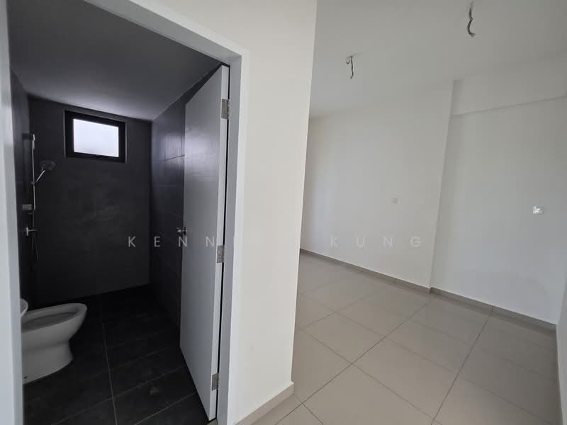Service Residence for Sale at SUNSHINE RESIDENCE - Kenneth Kung - Bathroom - PropertyGuru.com.my