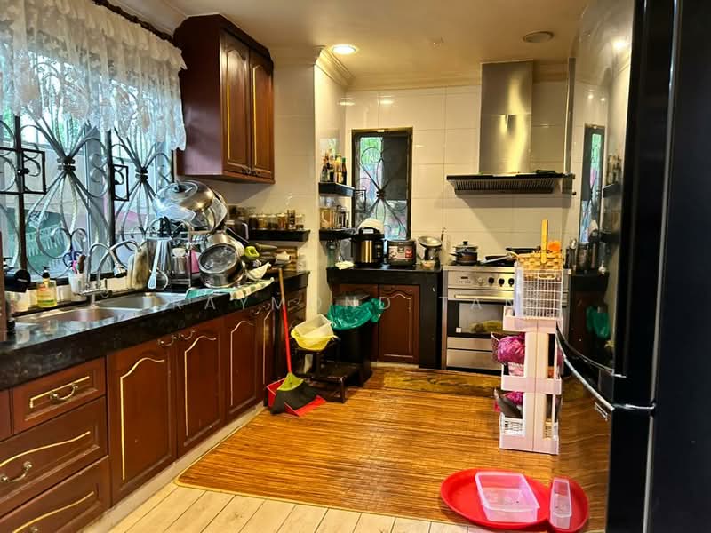 Rumah Berkembar untuk Dijual di Kelana Jaya (Petaling Jaya) - Raymond Tan - Kitchen - PropertyGuru.com.my