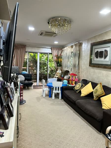 Rumah Berkembar untuk Dijual di Kelana Jaya (Petaling Jaya) - Raymond Tan - Living Room - PropertyGuru.com.my