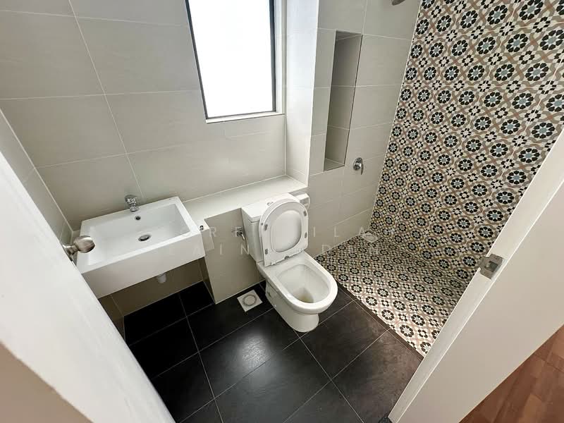 Semi-Detached House for Sale in Kuala Selangor (Selangor) - NORFADILAH ZAINUDDIN - Bathroom - PropertyGuru.com.my