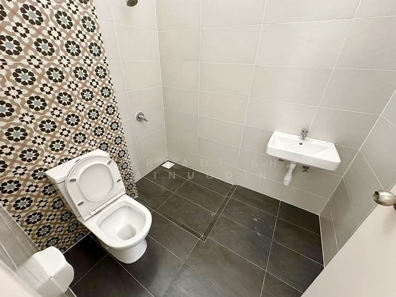 Semi-Detached House for Sale in Kuala Selangor (Selangor) - NORFADILAH ZAINUDDIN - Bathroom - PropertyGuru.com.my