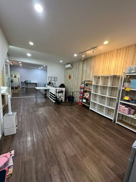 Shop for Rent in Jelutong (Penang) - Patrick . - Interior - PropertyGuru.com.my