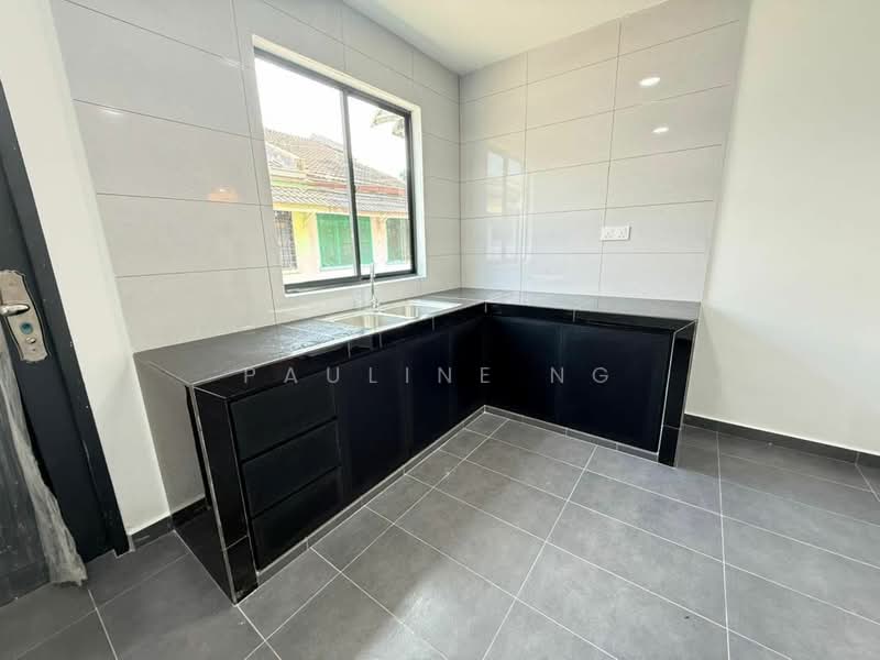 1-storey Terraced House for Sale in Bandar Seri Alam (Masai) - Pauline Ng - Kitchen - PropertyGuru.com.my