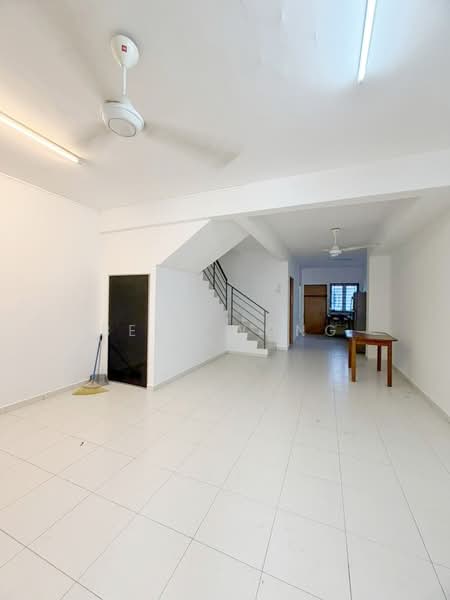 2.5-storey Terraced House for Sale in Taman Scientex Pasir Gudang (Pasir Gudang) - Bess Wong - Living Room - PropertyGuru.com.my
