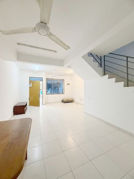 2.5-storey Terraced House for Sale in Taman Scientex Pasir Gudang (Pasir Gudang) - Bess Wong - Living Room - PropertyGuru.com.my