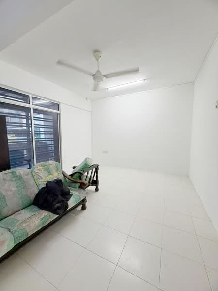 2.5-storey Terraced House for Sale in Taman Scientex Pasir Gudang (Pasir Gudang) - Bess Wong - Living Room - PropertyGuru.com.my