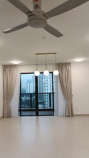 Kondominium untuk Dijual di Residensi Astrea - Kelly Lam - Living Room - PropertyGuru.com.my