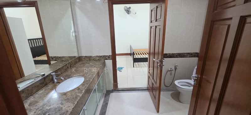 Kondominium untuk Disewa di Mont Kiara Damai Resort Condominium - Kristing . - Bathroom - PropertyGuru.com.my