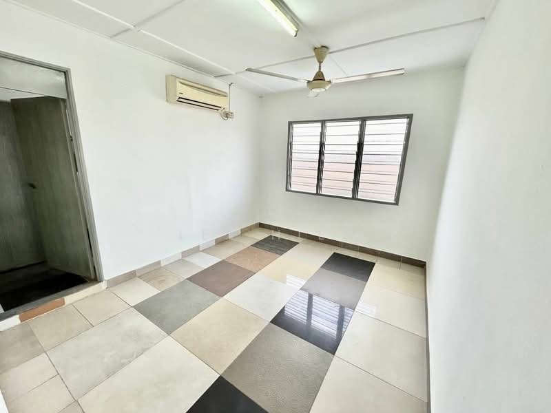 2-storey Terraced House for Sale in Taman Nora (Ulu Tiram) - Lex Hiew - Interior - PropertyGuru.com.my