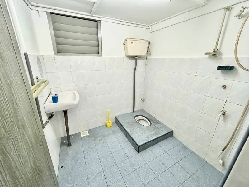 2-storey Terraced House for Sale in Taman Nora (Ulu Tiram) - Lex Hiew - Bathroom - PropertyGuru.com.my