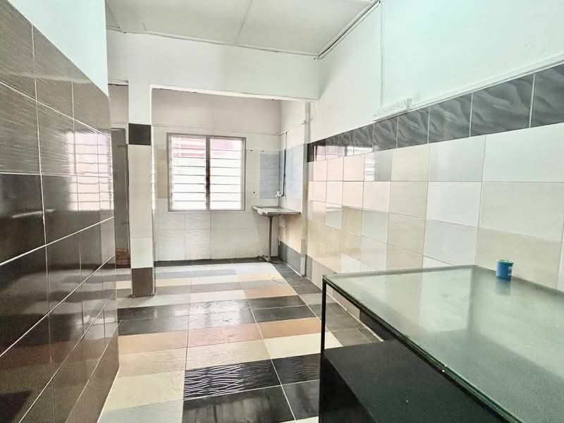 2-storey Terraced House for Sale in Taman Nora (Ulu Tiram) - Lex Hiew - Kitchen - PropertyGuru.com.my