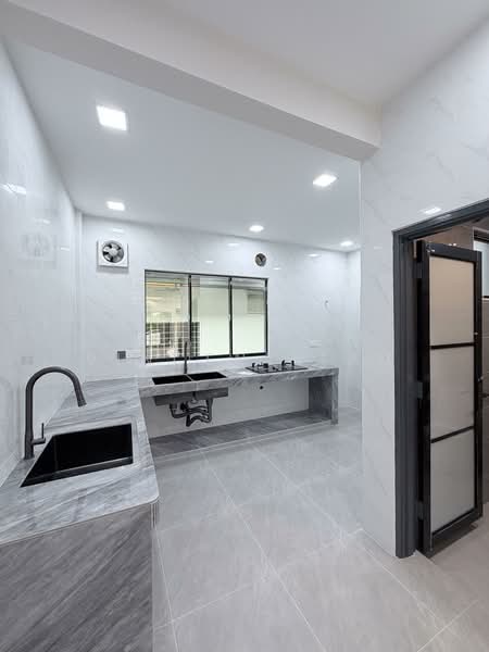 Rumah Teres 2 Tingkat untuk Disewa di Bandar Sri Damansara (Selangor) - Vincent Tan - Kitchen - PropertyGuru.com.my