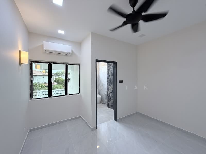 Rumah Teres 2 Tingkat untuk Disewa di Bandar Sri Damansara (Selangor) - Vincent Tan - Master Bed - PropertyGuru.com.my