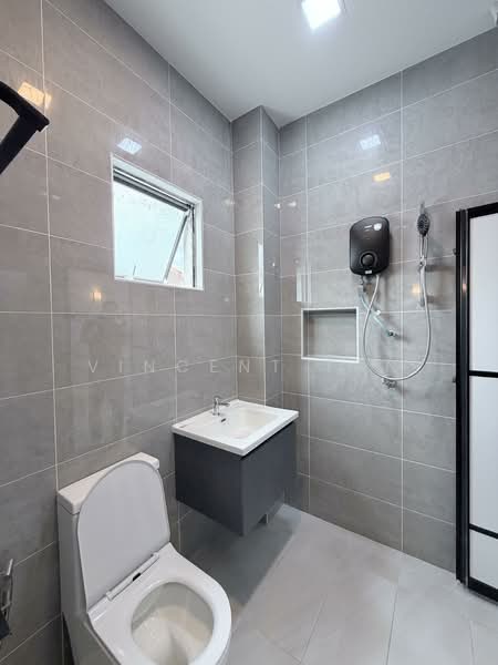 Rumah Teres 2 Tingkat untuk Disewa di Bandar Sri Damansara (Selangor) - Vincent Tan - Shared Bathroom - PropertyGuru.com.my