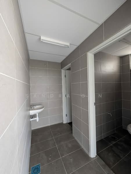 Terrace Factory for Rent in Taman Legenda Putra (Kulai) - Sandra Gan - Bathroom - PropertyGuru.com.my