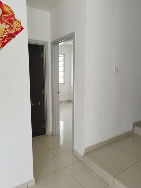 Rumah Berkembar untuk Dijual di Klang (Selangor) - Callista Goh - Entrance - PropertyGuru.com.my