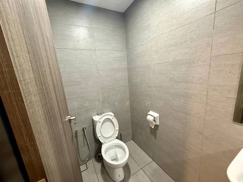 Servis Apartment untuk Disewa di Lakeview Suites @ Edumetro - Hailey Ho - Bathroom - PropertyGuru.com.my