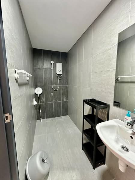 Servis Apartment untuk Disewa di Lakeview Suites @ Edumetro - Hailey Ho - Bathroom - PropertyGuru.com.my