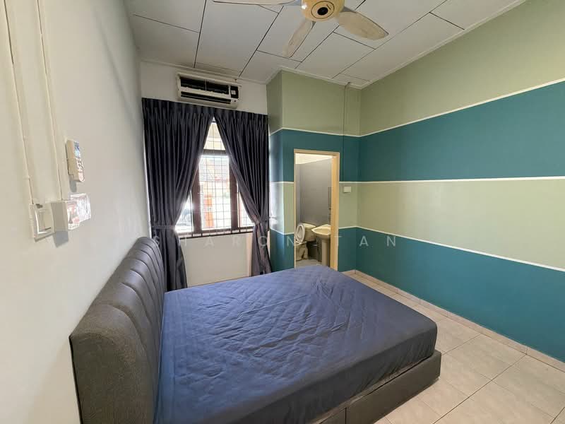 1-storey Terraced House for Rent in Taman Daya (Johor Bahru) - Sharon Tan - Bedroom - PropertyGuru.com.my