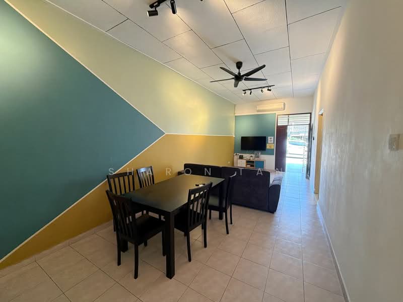 1-storey Terraced House for Rent in Taman Daya (Johor Bahru) - Sharon Tan - Dining Room - PropertyGuru.com.my
