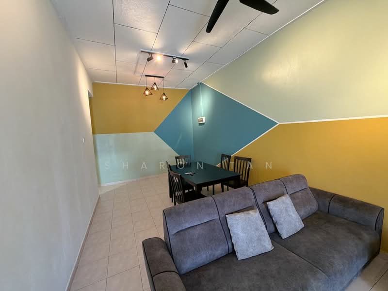 1-storey Terraced House for Rent in Taman Daya (Johor Bahru) - Sharon Tan - Living Room - PropertyGuru.com.my