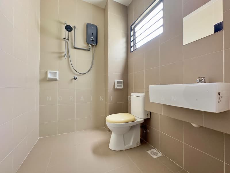 Rumah Teres untuk Dijual di Aman Putri (Sungai Buloh) - Noraini Dahan - Bathroom - PropertyGuru.com.my