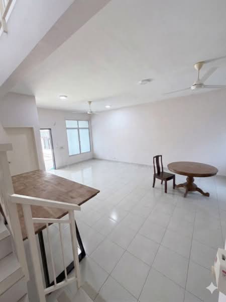 Rumah Teres 2 Tingkat untuk Dijual di Setia Ecohill (Semenyih) - June Ow - Living Room - PropertyGuru.com.my