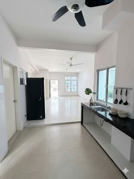 Rumah Teres 2 Tingkat untuk Dijual di Setia Ecohill (Semenyih) - June Ow - Kitchen - PropertyGuru.com.my