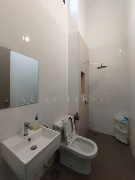 2-storey Terraced House for Rent in Cyberjaya (Selangor) - Azlin Ismail - Bathroom - PropertyGuru.com.my