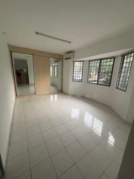 Rumah Teres 2 Tingkat untuk Disewa di Taman Lestari Permai (Seri Kembangan) - Muhammad Affan - Interior - PropertyGuru.com.my