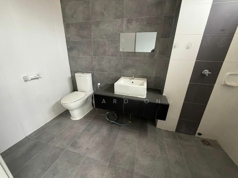 2-storey Terraced House for Sale in M Residence (Rawang) - Bernard Ong - Bathroom - PropertyGuru.com.my