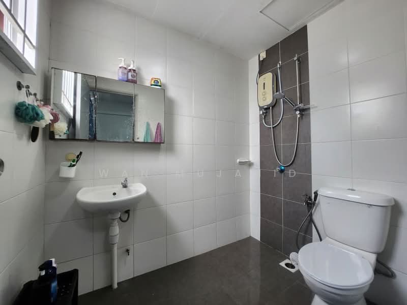 Pangsapuri untuk Dijual di De Kiara - Wan Mujahid - Bathroom - PropertyGuru.com.my