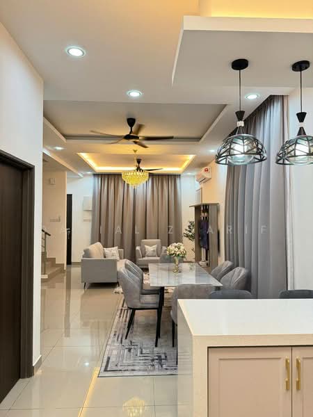 Rumah Teres 2 Tingkat untuk Dijual di Taman Kucai (Lunas) - Danial Zharif - Living Room - PropertyGuru.com.my