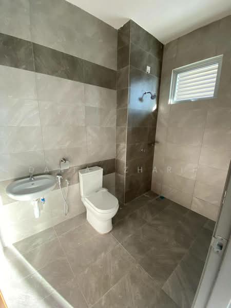 Rumah Teres 2 Tingkat untuk Dijual di Taman Kucai (Lunas) - Danial Zharif - Bathroom - PropertyGuru.com.my