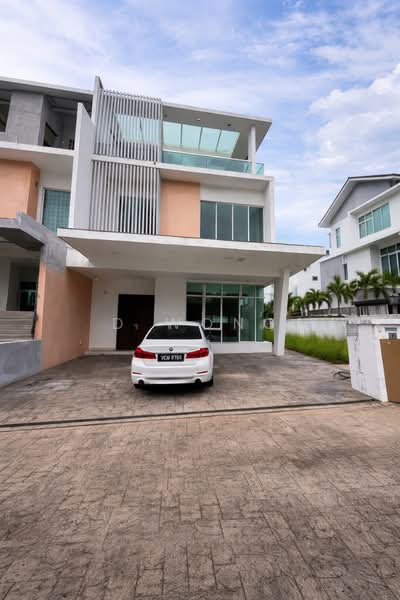 Rumah Berkembar untuk Dijual di Kinrara Residence (Puchong) - D Wong - Exterior - PropertyGuru.com.my