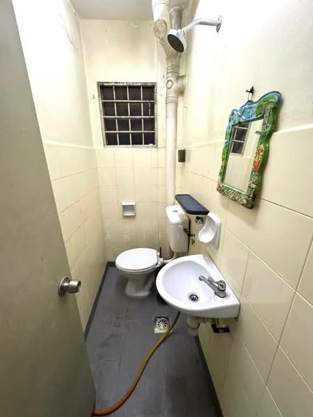 Apartment for Sale at saujana apartment - Masnizah Arifin - Bathroom - PropertyGuru.com.my