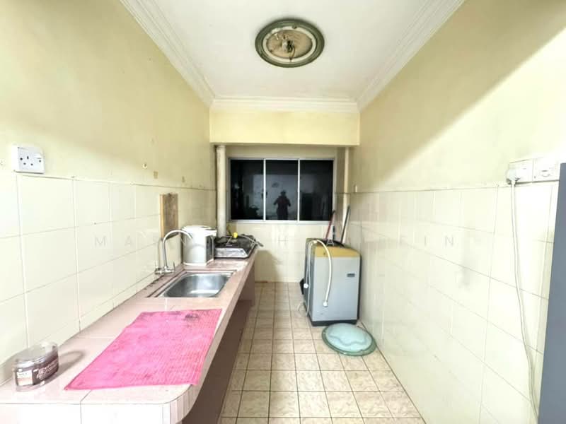 Apartment for Sale at saujana apartment - Masnizah Arifin - Kitchen - PropertyGuru.com.my