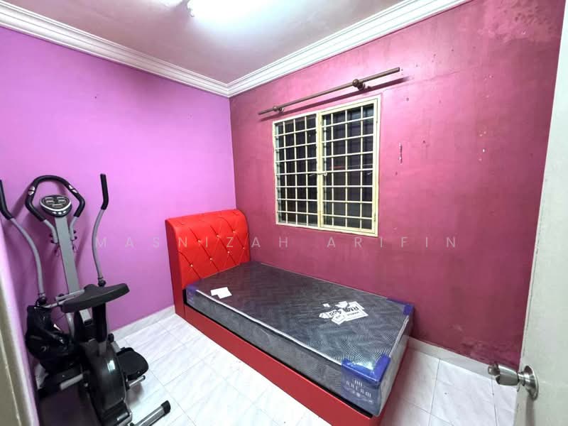 Apartment for Sale at saujana apartment - Masnizah Arifin - Bedroom - PropertyGuru.com.my