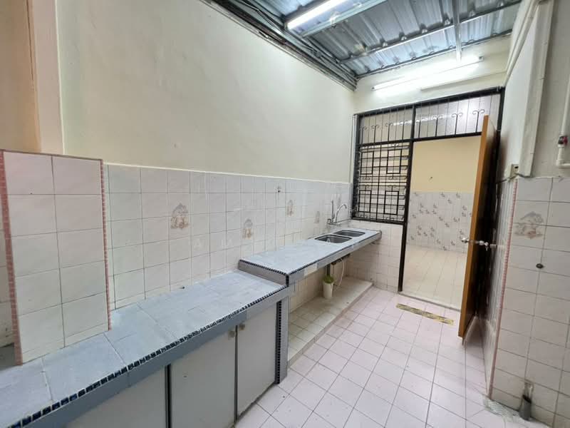 2-storey Terraced House for Rent in Taman Bukit Maluri (Kepong) - Amy Yap - Kitchen - PropertyGuru.com.my