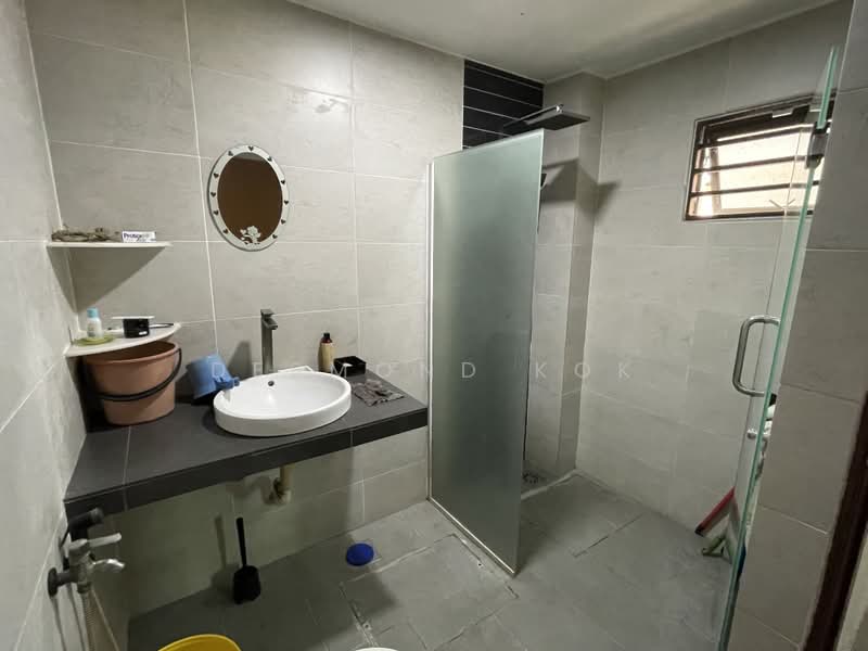 Rumah Teres 2 Tingkat untuk Dijual di Taman Kepong (Kepong) - Desmond Kok - Bathroom - PropertyGuru.com.my