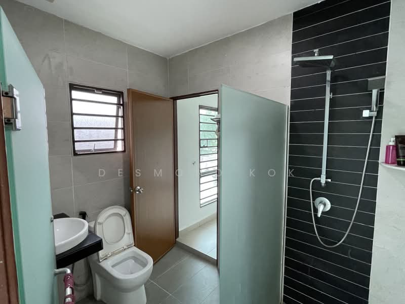 Rumah Teres 2 Tingkat untuk Dijual di Taman Kepong (Kepong) - Desmond Kok - Bathroom - PropertyGuru.com.my