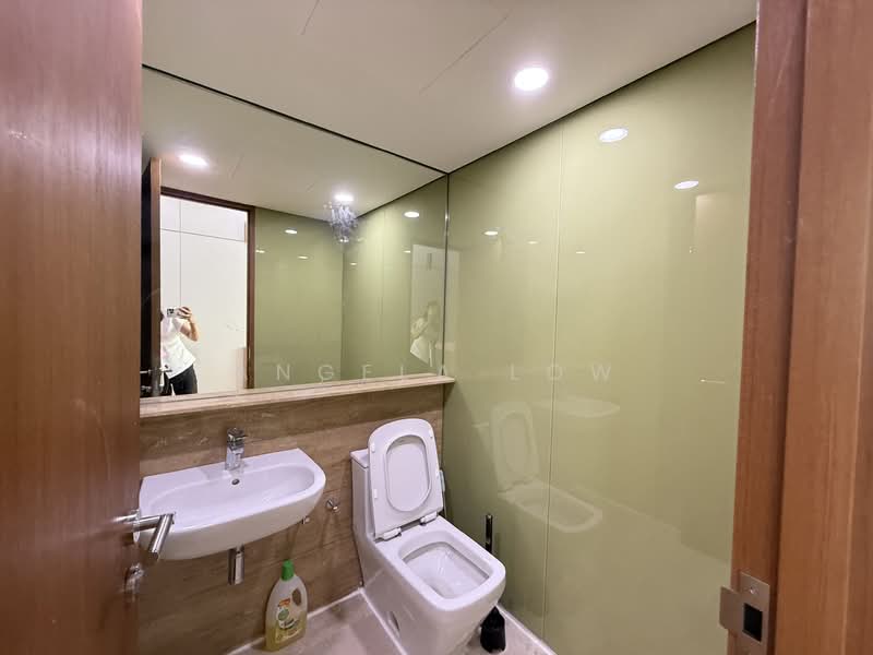 Servis Apartment untuk Disewa di Sky Suites @ KLCC - Angela Low - Bathroom - PropertyGuru.com.my